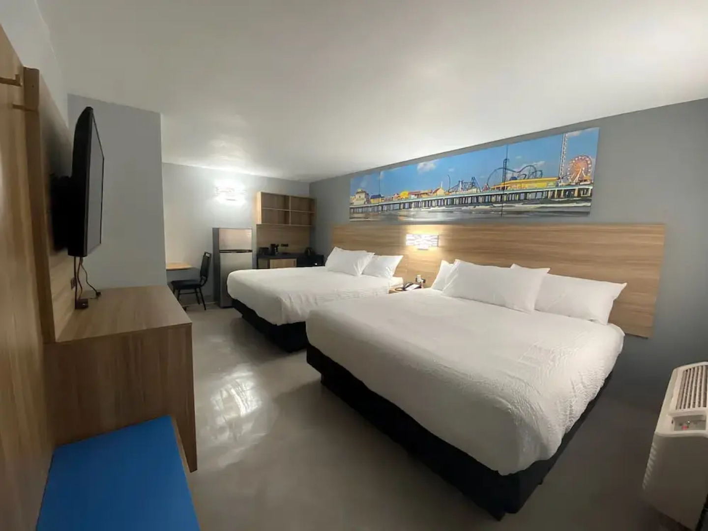 Days Inn & Suites by Wyndham Texas City