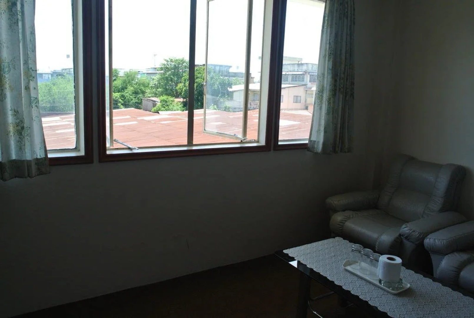Angthong Hotel