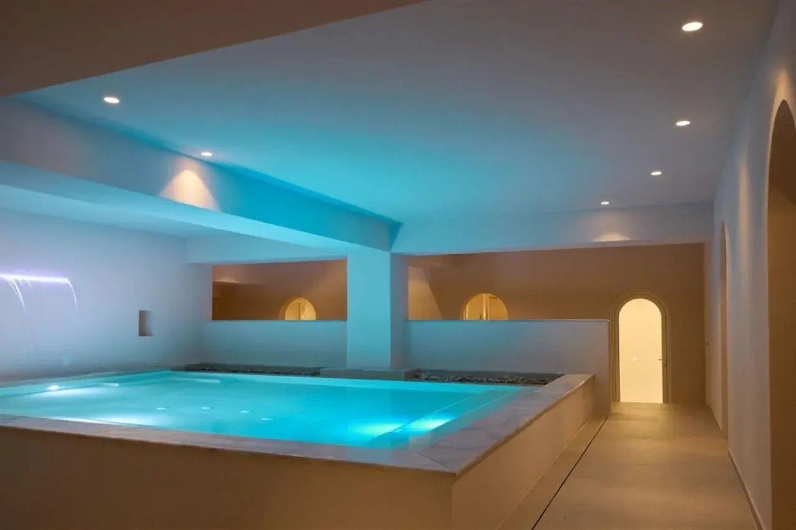 Crystal Blue Aparthotel