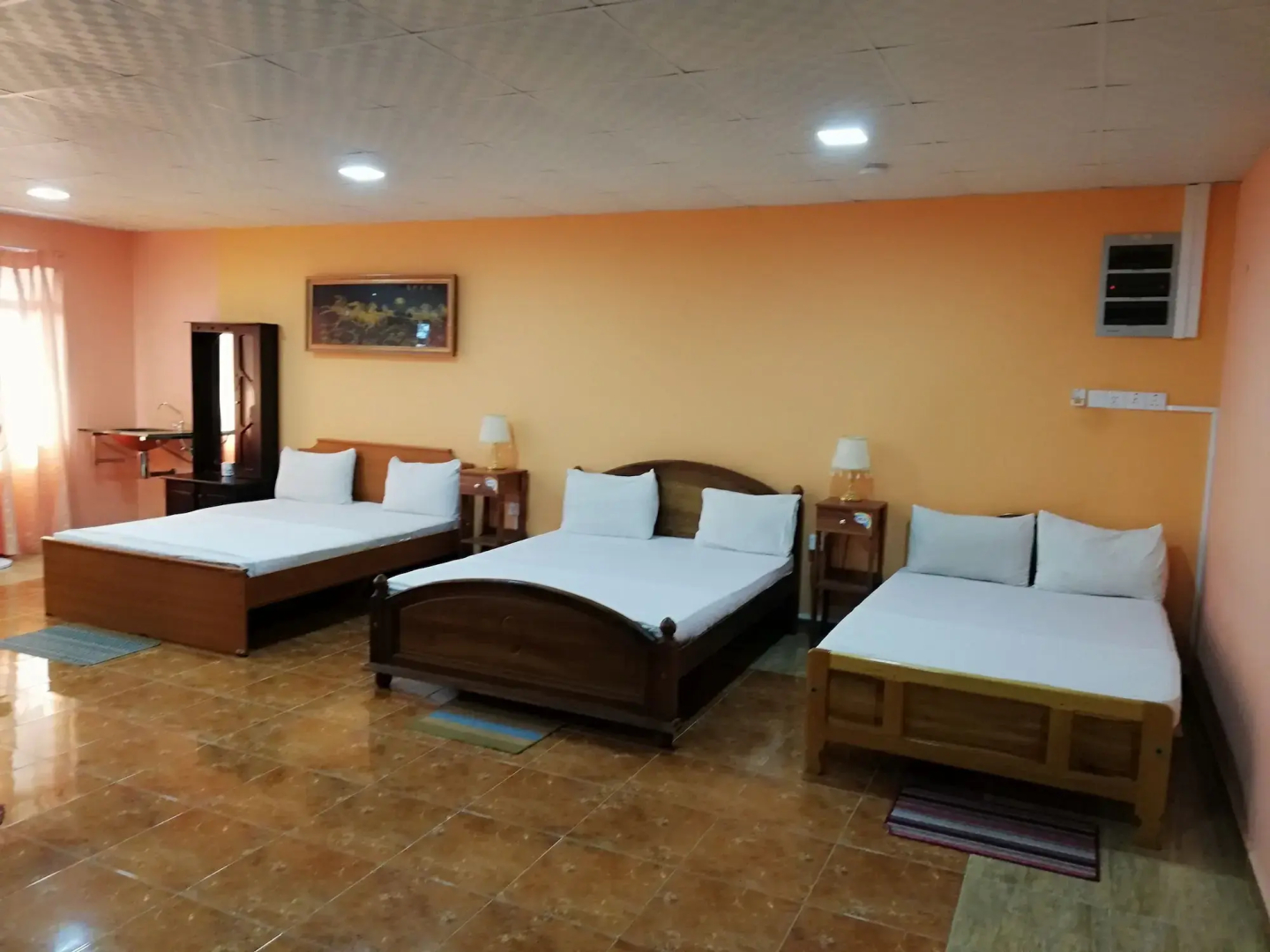 Sunshine Hotel & Hall