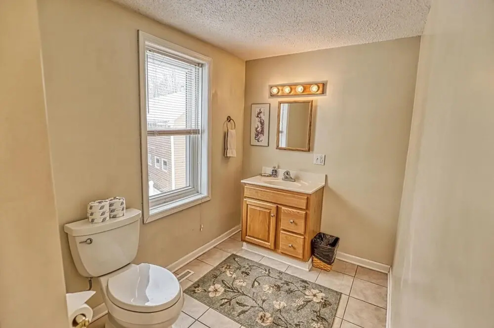 33 West Washington Street 4 Bedroom Home by RedAwning