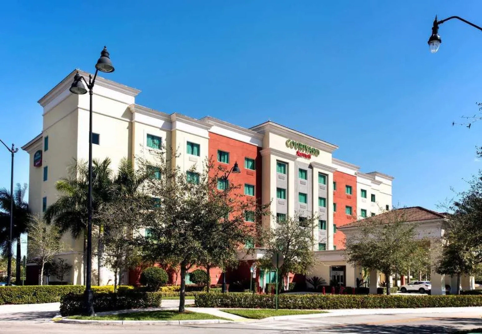 Courtyard Homestead Marriott