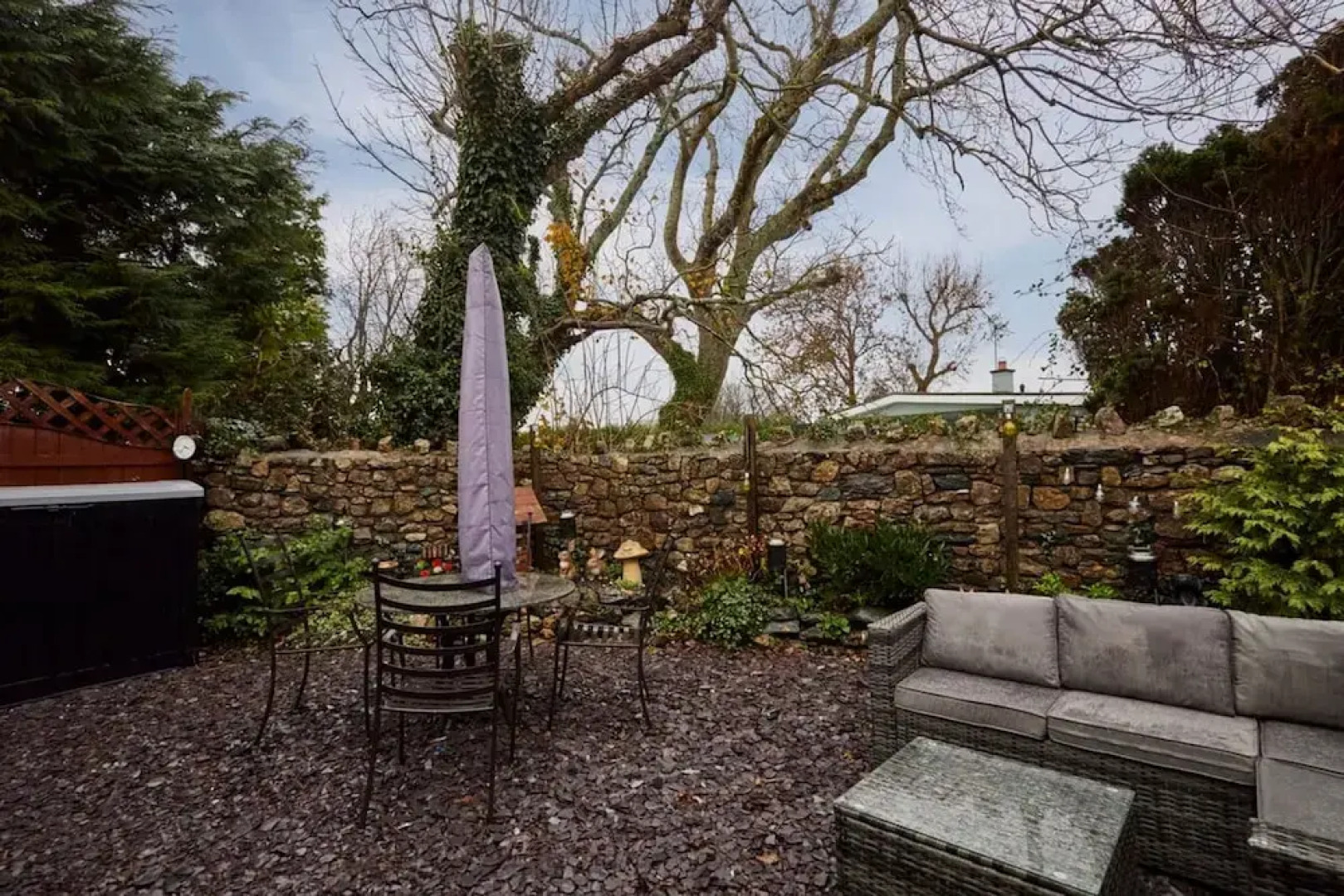 Host Stay Camwy Cottage