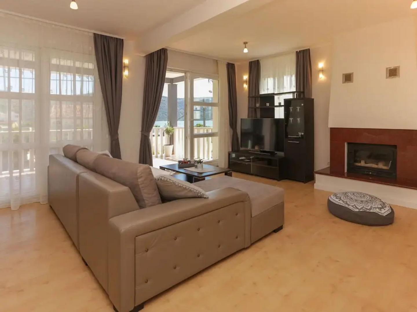 Alluring Villa in Marina With Swimming Pool