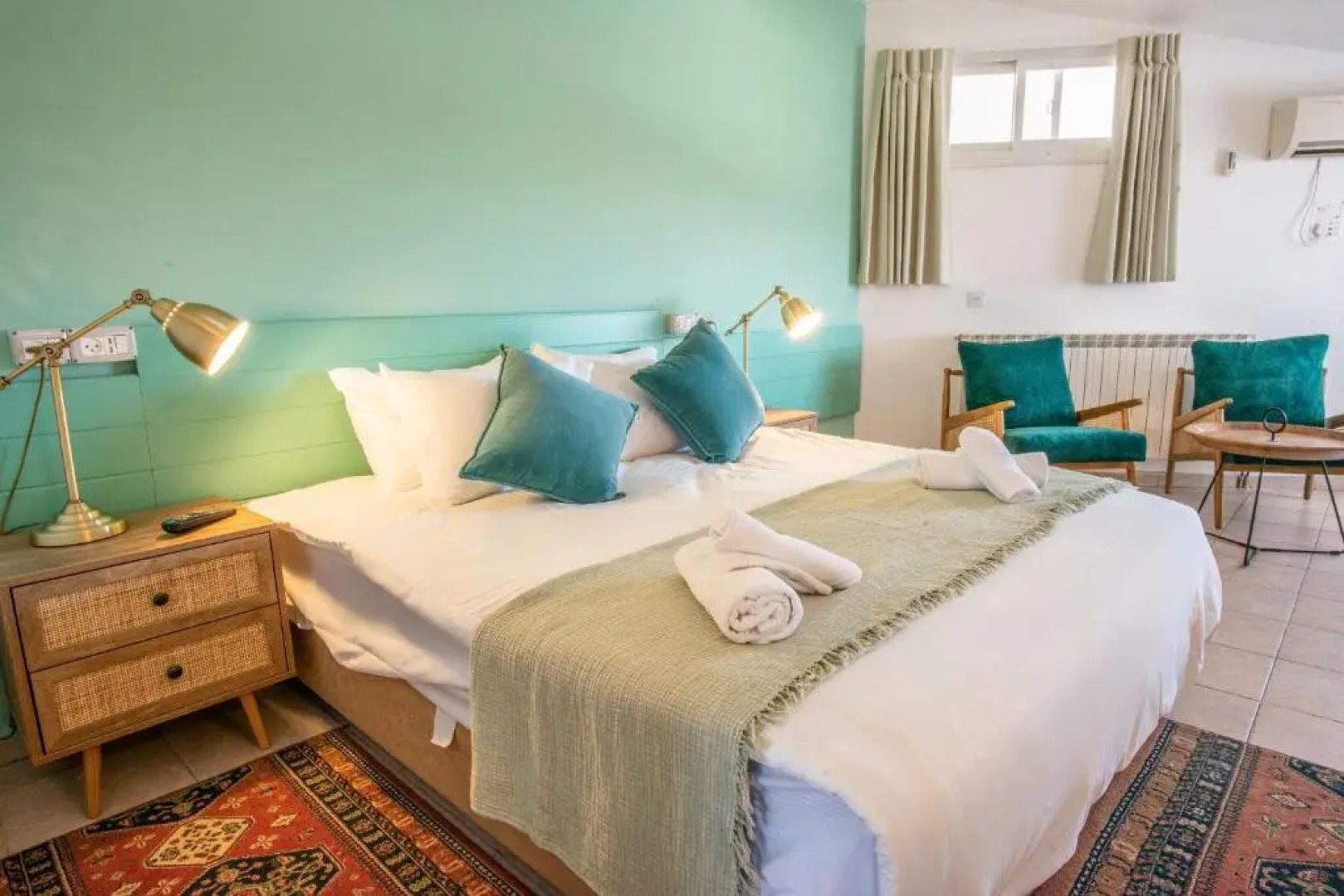 Mantur Metula by Selina