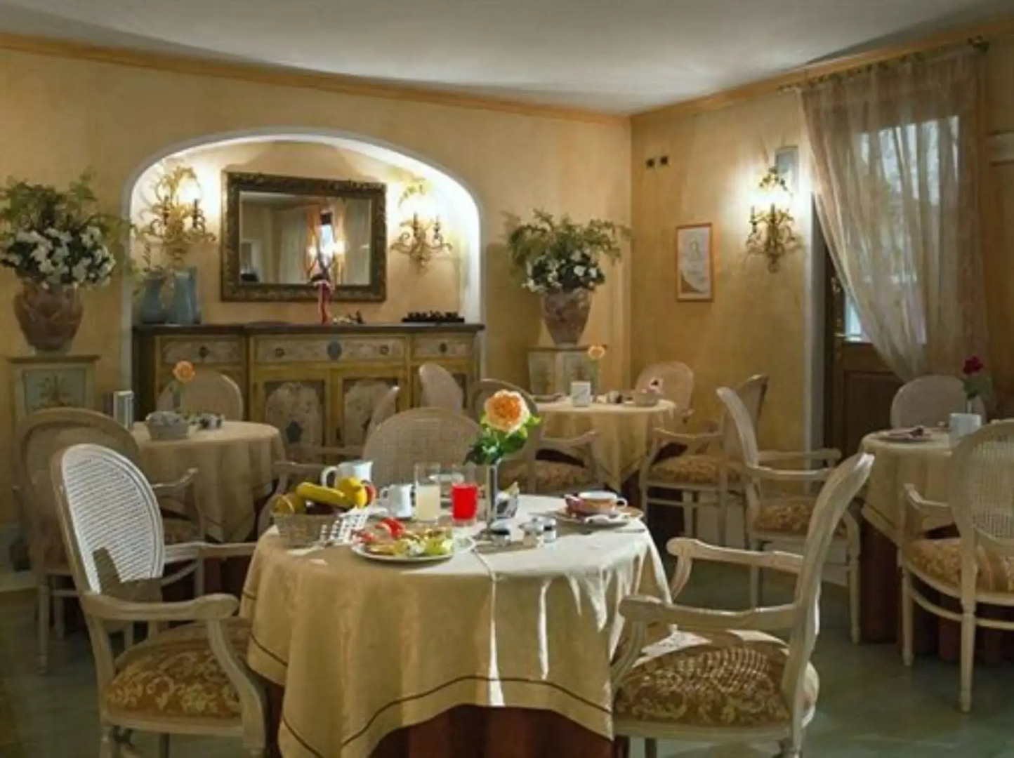 Vip's Motel Luxury Accommodation & Spa