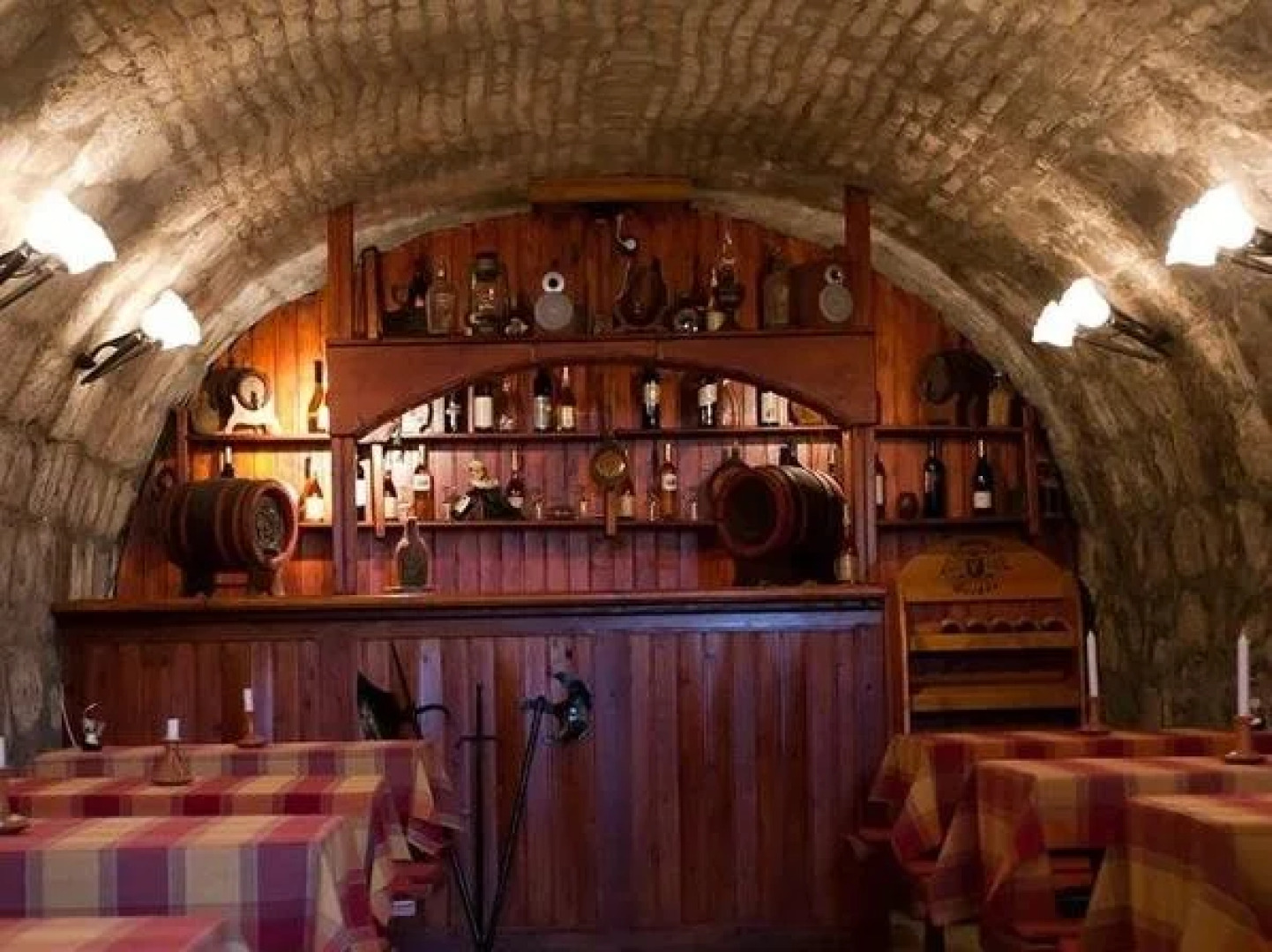 Mr. Görgey Art Hotel & Bistro