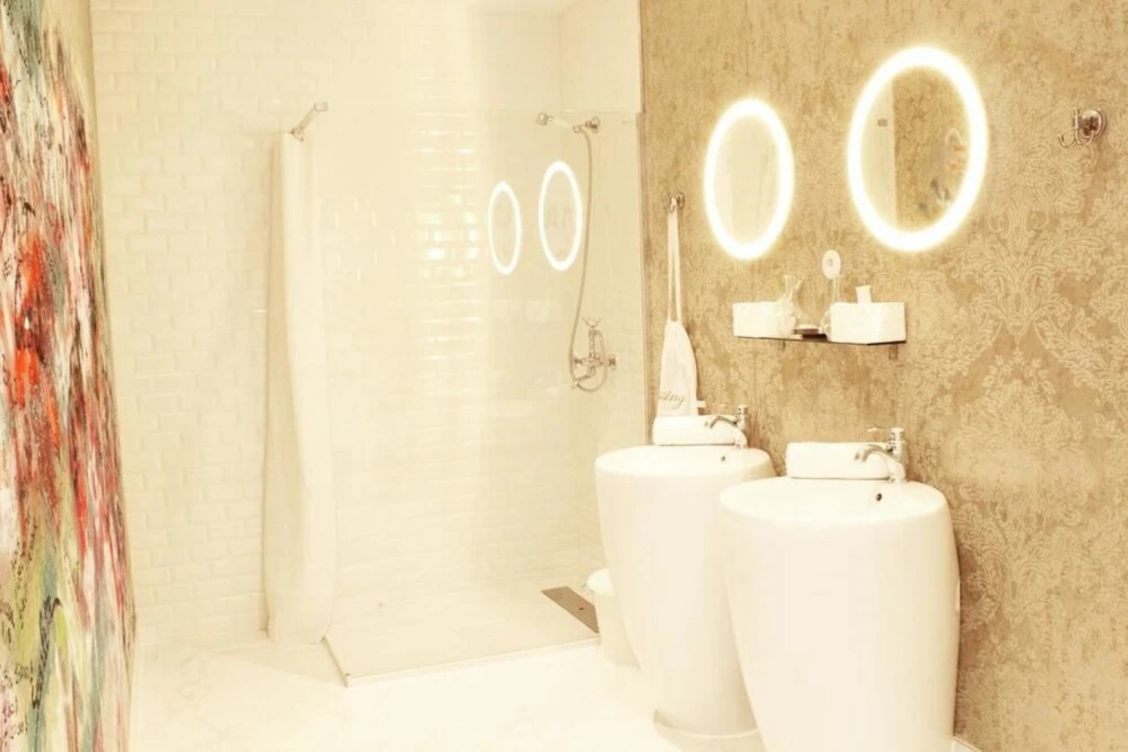 SHANGTASIA Luxury Art Room