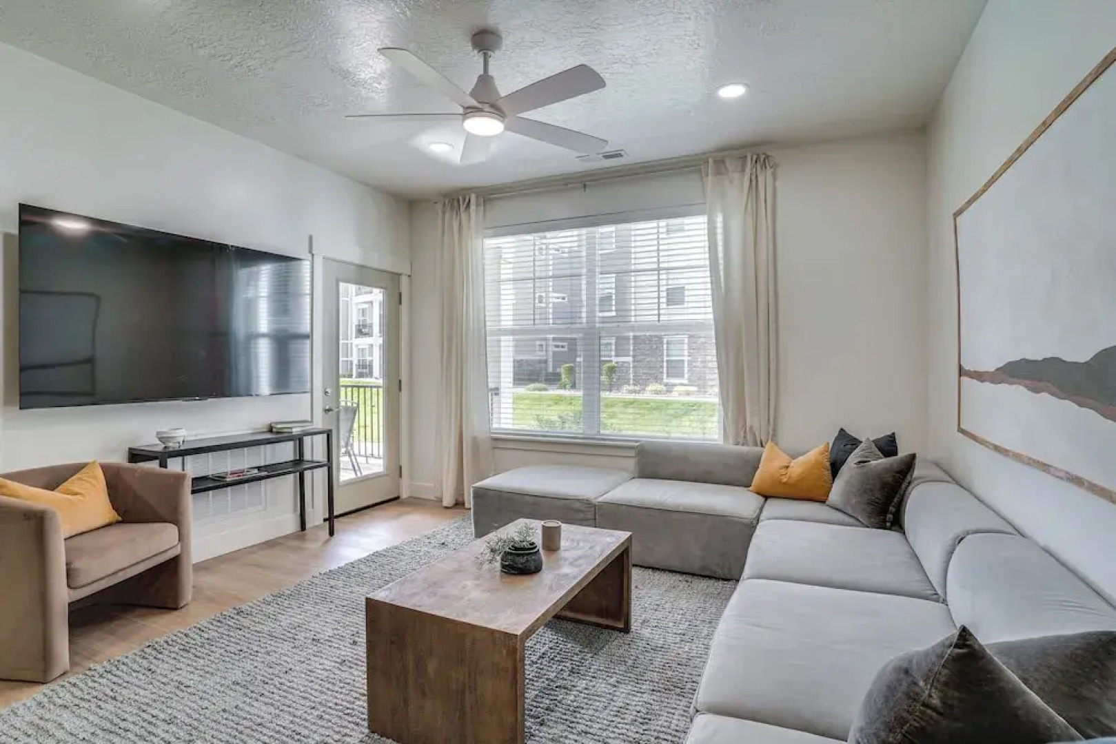 Sleek Vineyard Condo w/ Access to Community Pools