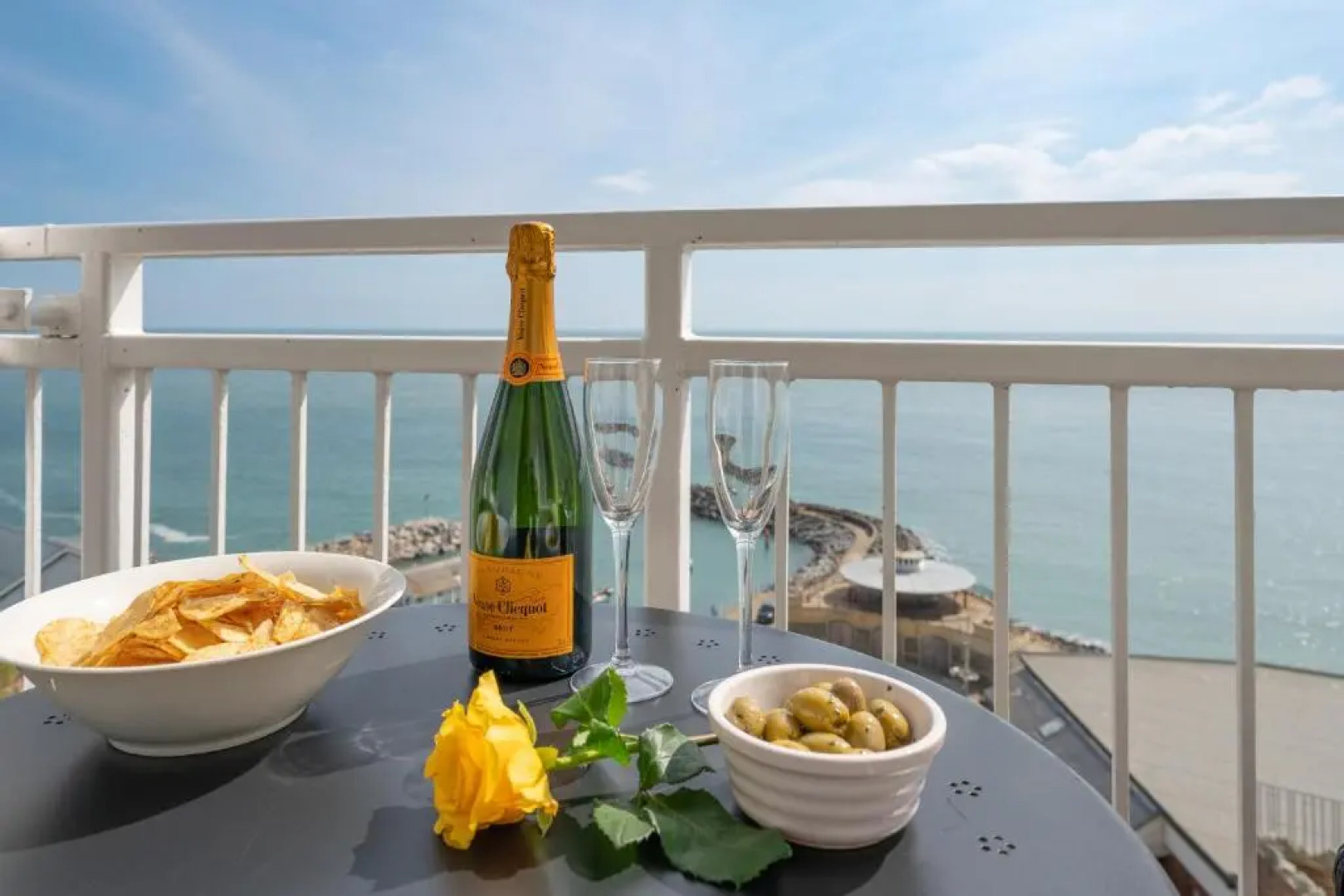 Stunning sea views Ventnor Apartment