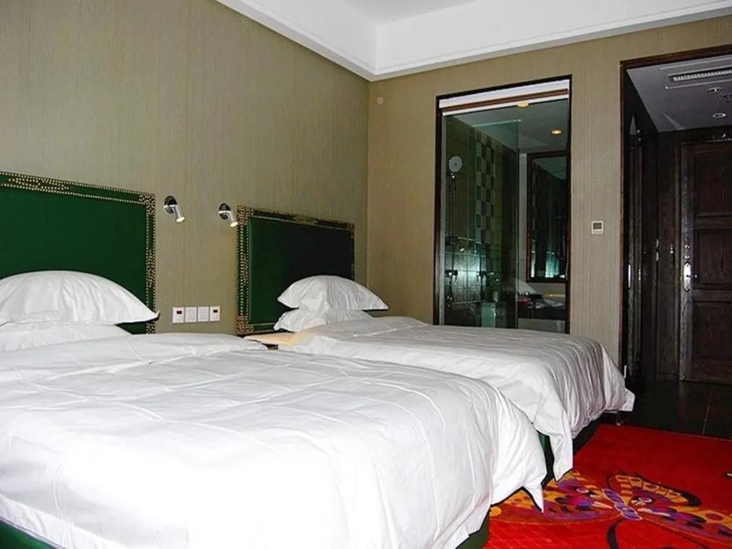 Zhengzhou Auchan International Hotel