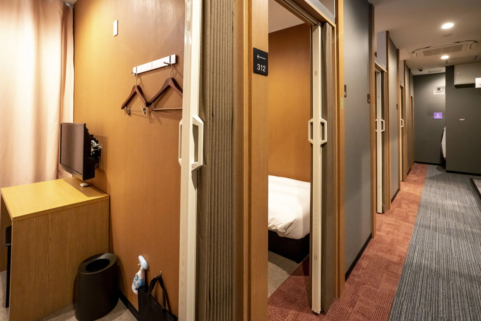 R9 Hostel Tochigi Ekimae - Man Only