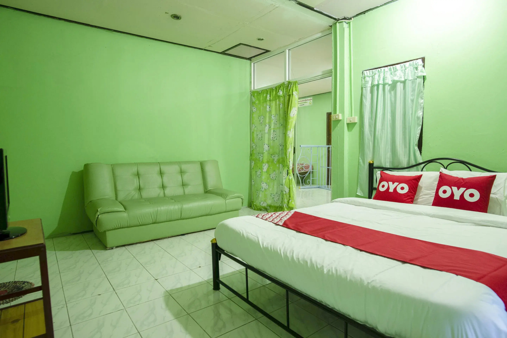 OYO 402 Raknatee Resort