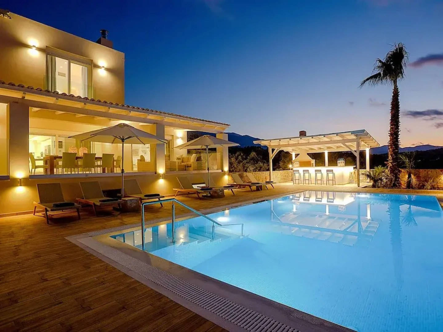 Beautiful Luxe Villa in Private Olive Grove, sea and Mountain View, Close to sea