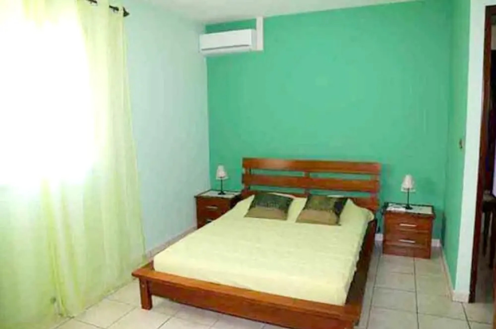 Apartment With 3 Bedrooms in Petite Île, With Wonderful sea View, Enclosed Garden and Wifi Near the Beach