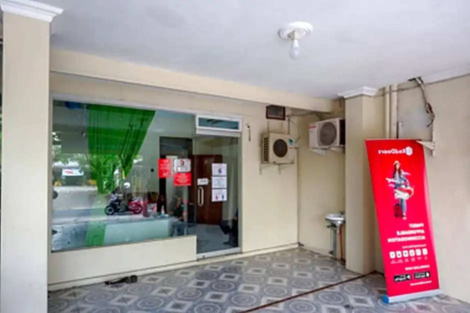RedDoorz near Ahmad Yani Monument Park Kudus