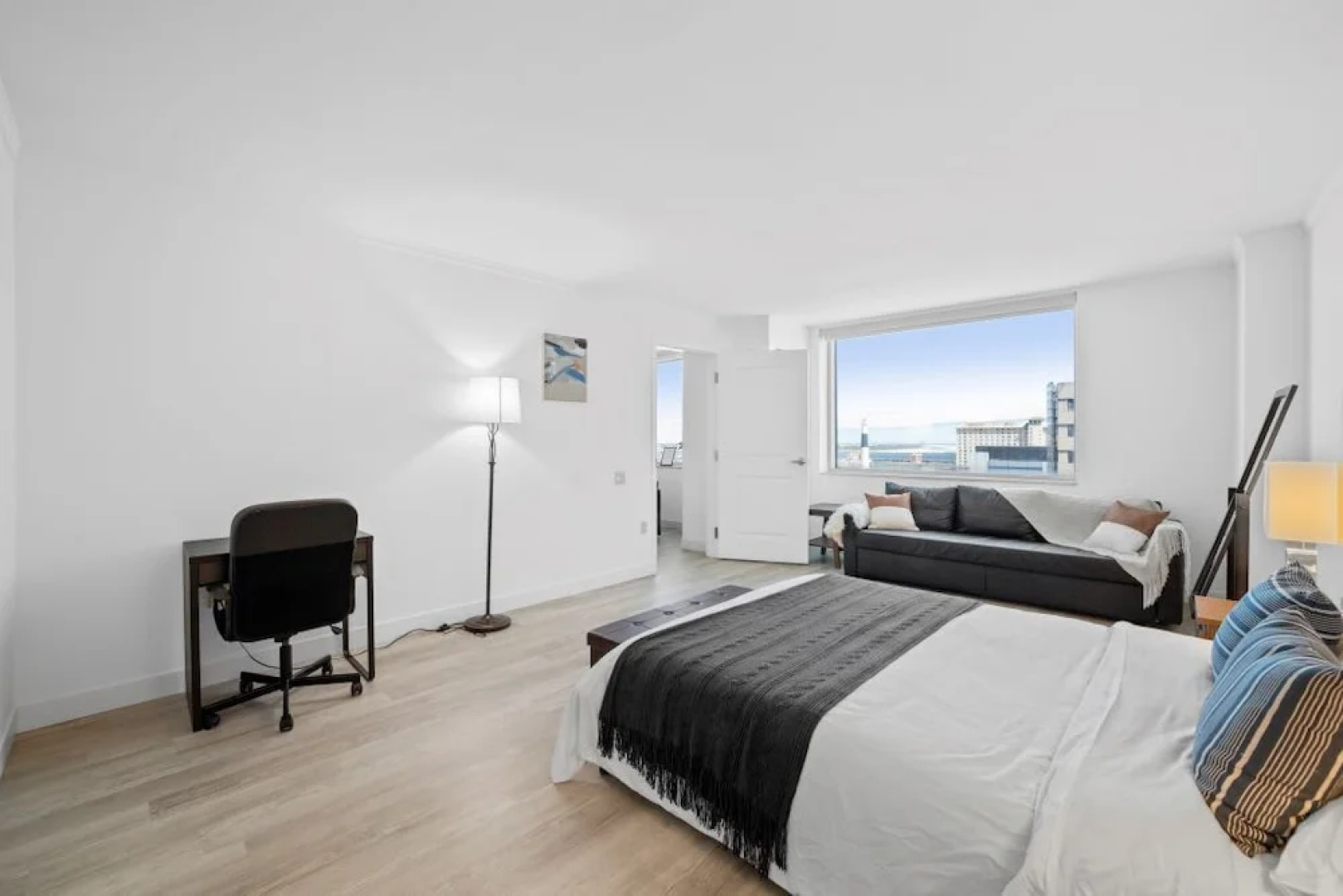 Sleep 4 Stylish Boardwalk Cozysuites Studio