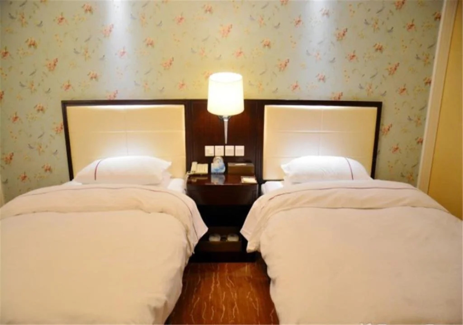 Inzone Galand Hotel Taian