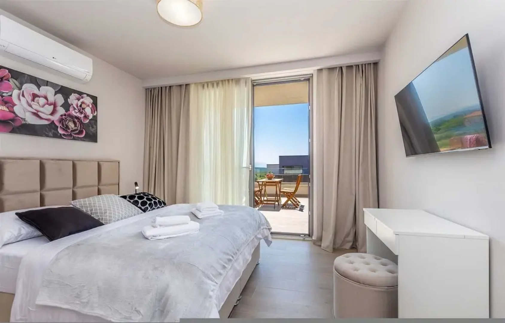 Villa Vista With Private Pool and Sauna