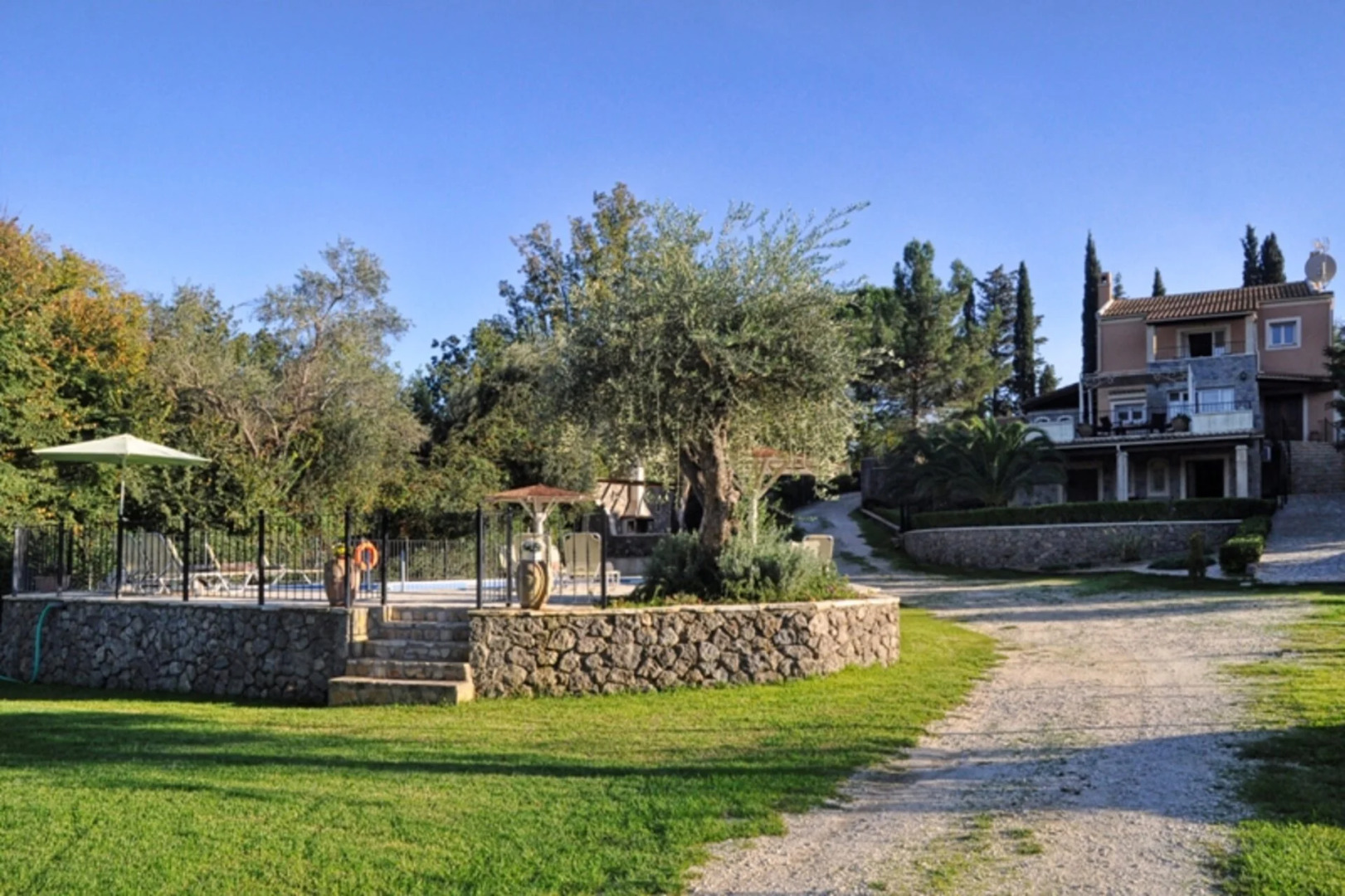 Villa St. Nicholas House & Guest Apart.