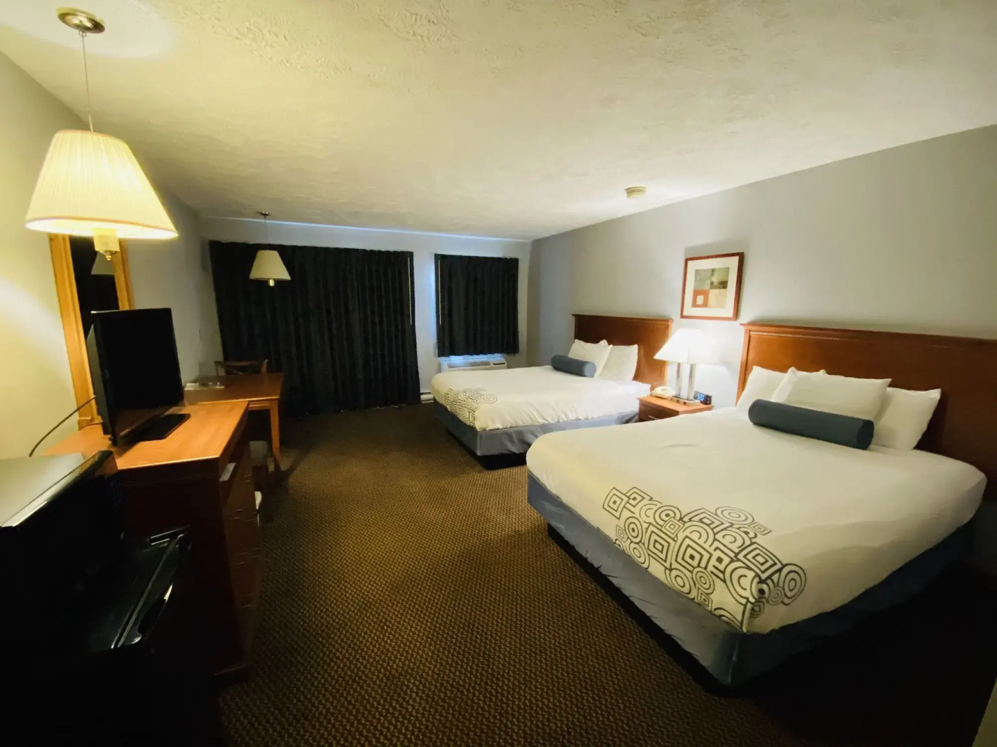 Fleetwood Inn & Suites