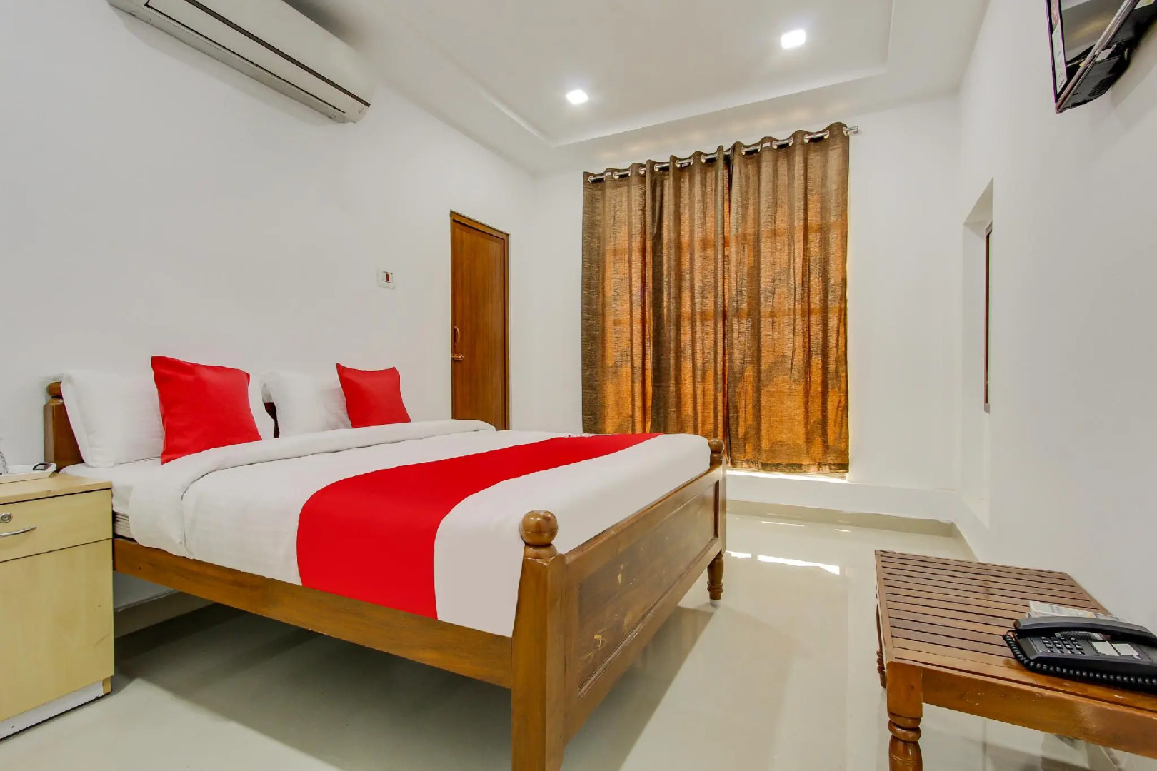 OYO 69625 Mayuraa Residency