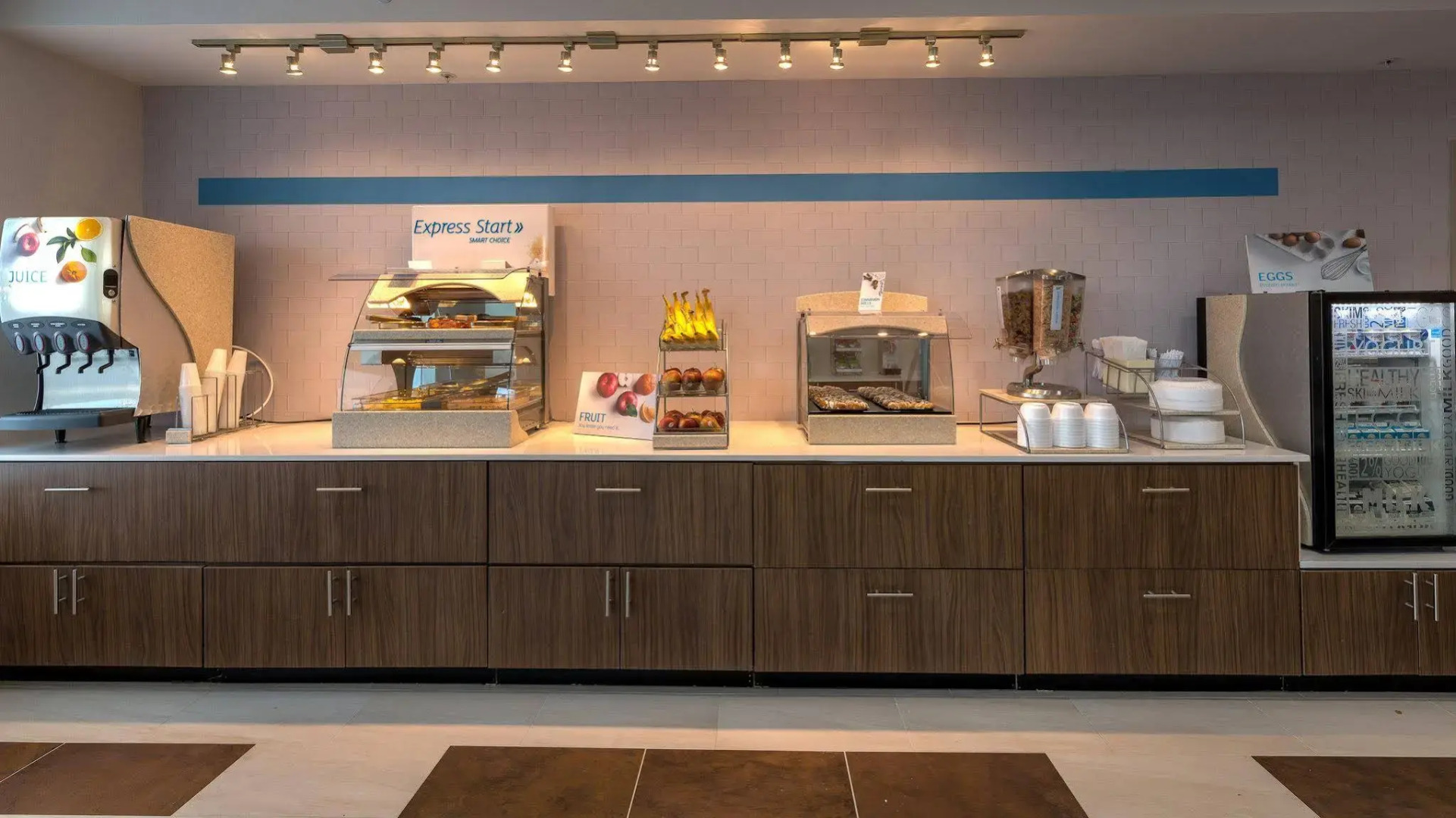 Holiday Inn Express & Suites Tulsa Midtown by IHG