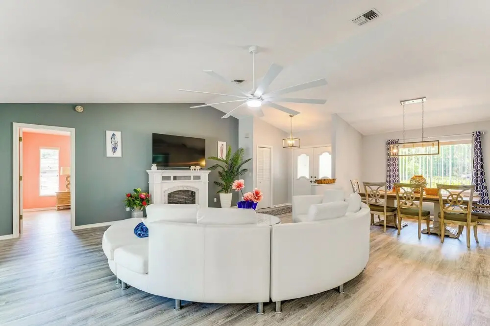 Spring Hill Home: Heated Pool, 9 Mi to Beach!