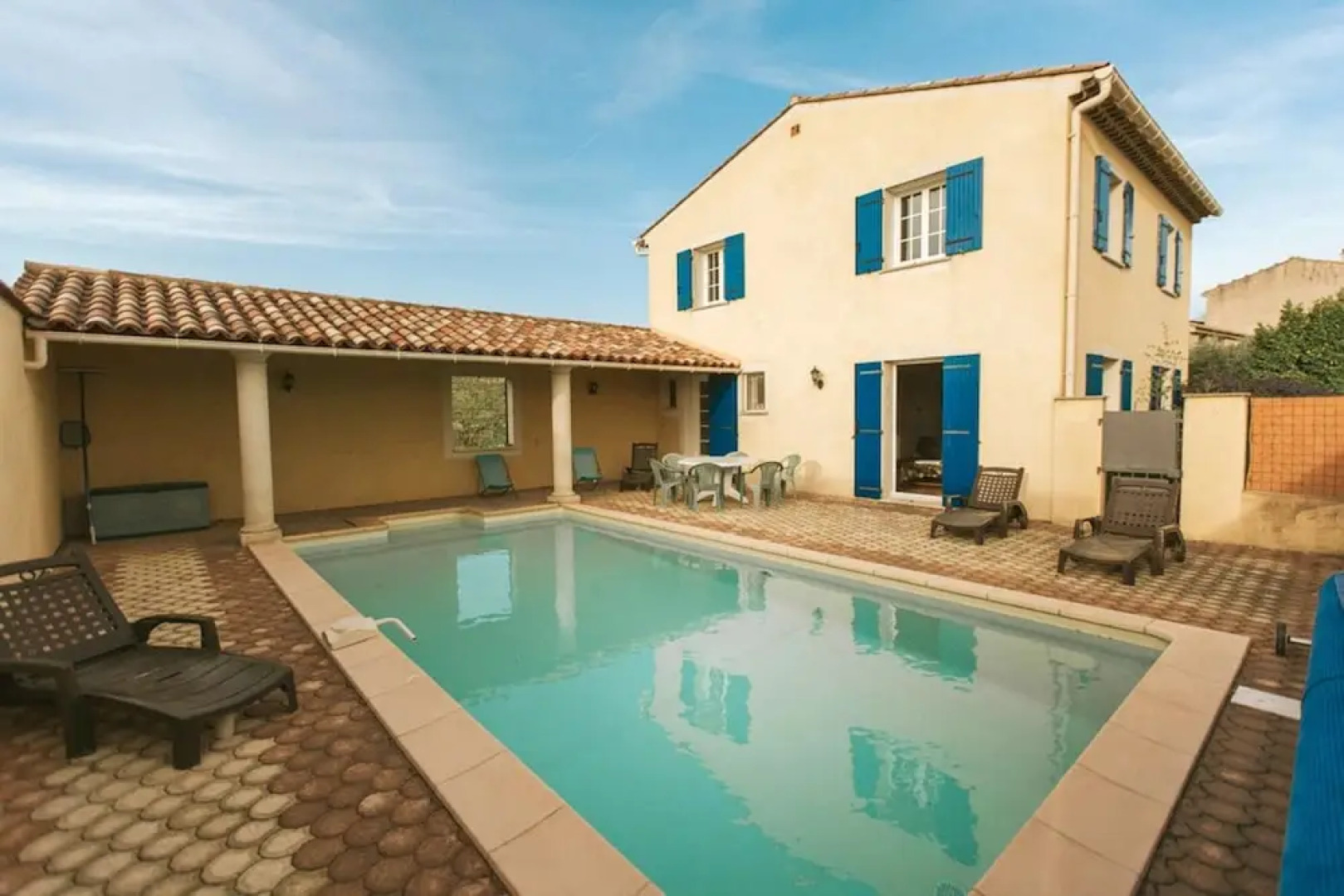 House With 3 Bedrooms in Saint-pierre-de-vassols, With Private Pool, E