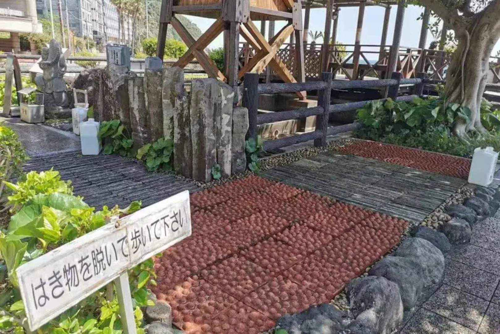 桜薫 熱川駅まで280メートル海水浴場まで500メートル