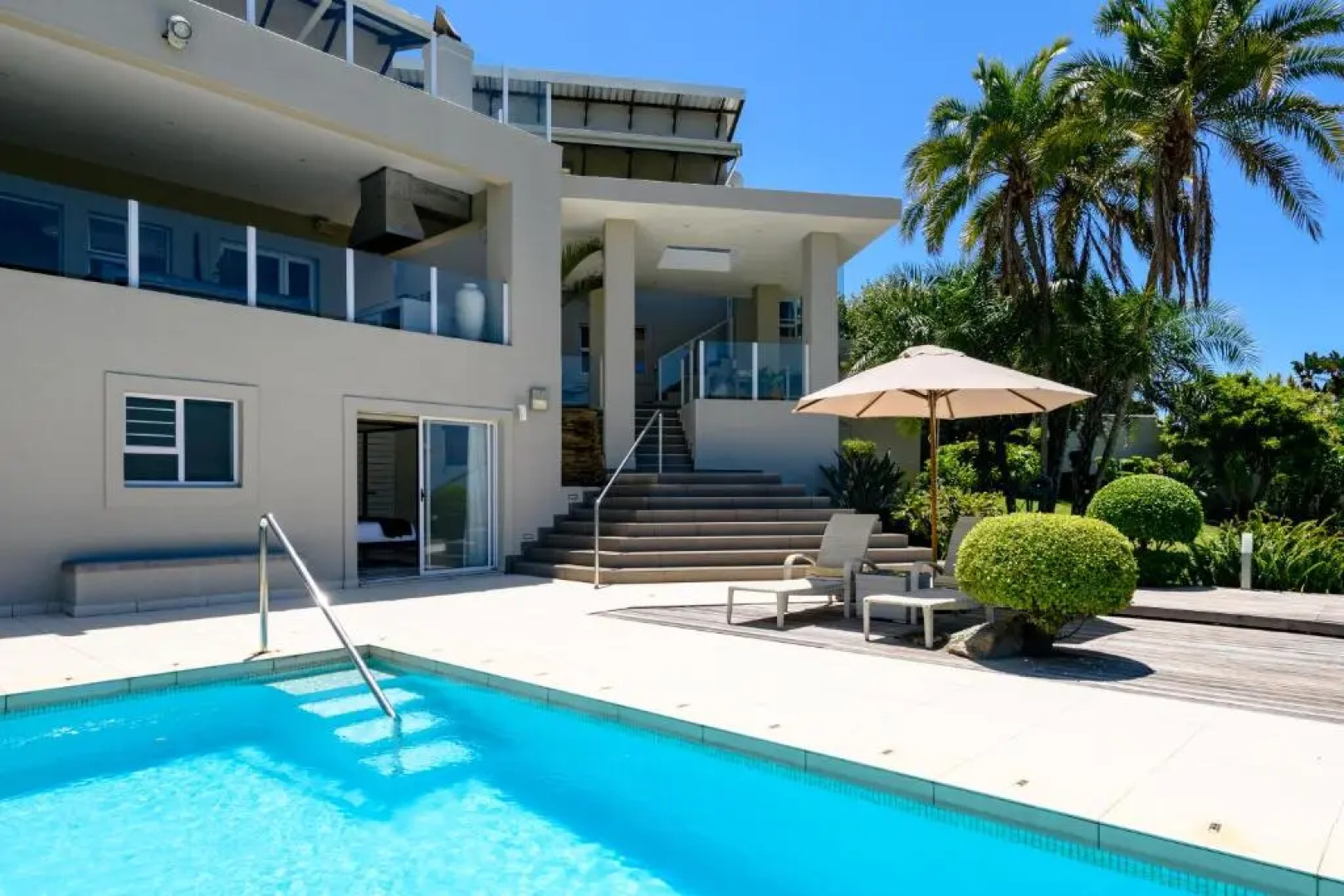 11 on Fairway Beach Villa