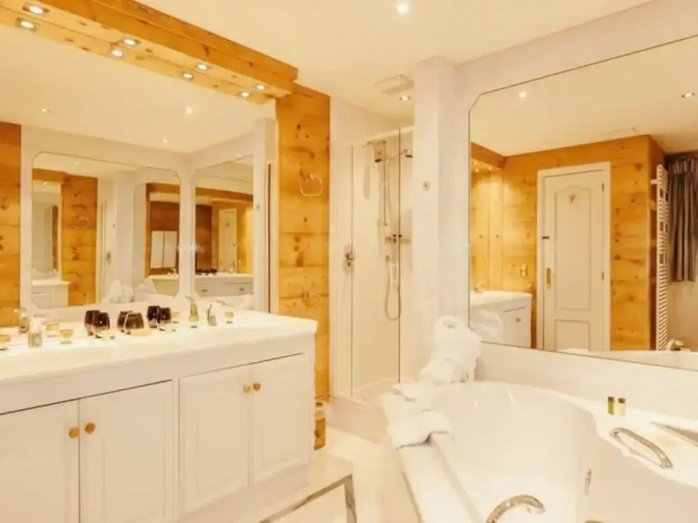 Lush Apartment With Indoor Pool