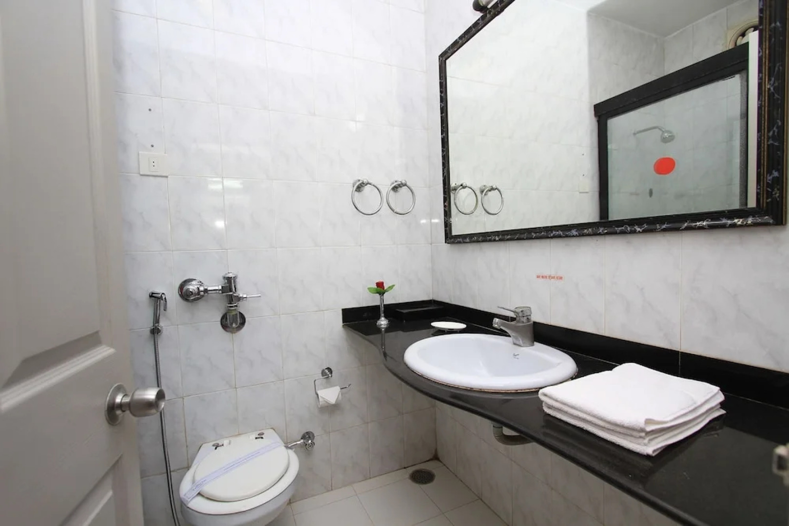 OYO 22528 Hotel Travel Inn