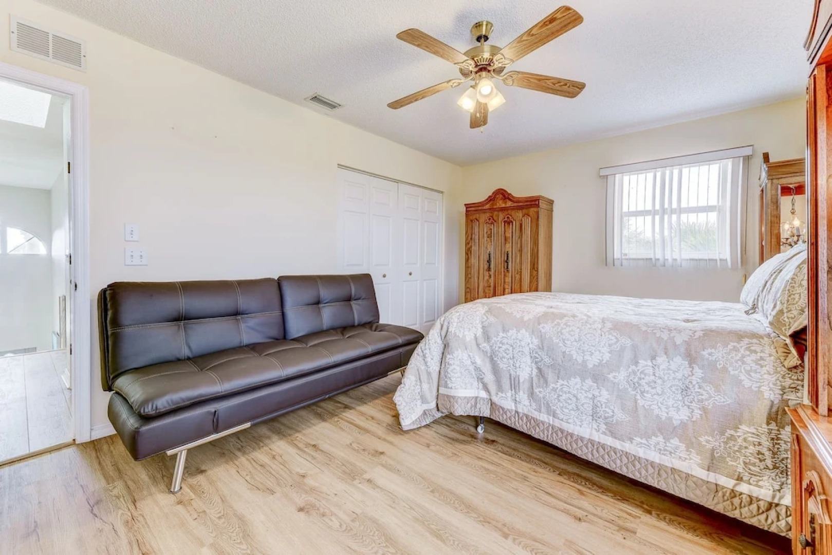 Castle by the Sea by Vtrips