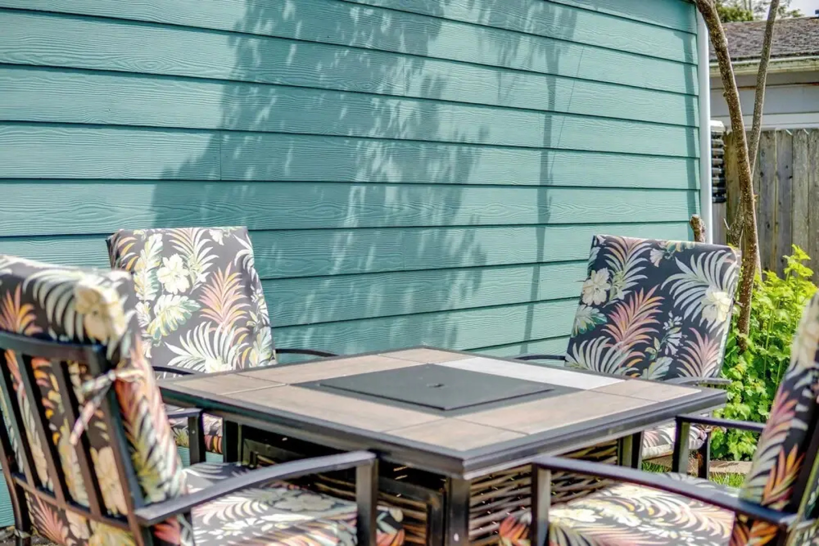 Walk to Gold Beach: Charming Cottage w/ Yard!