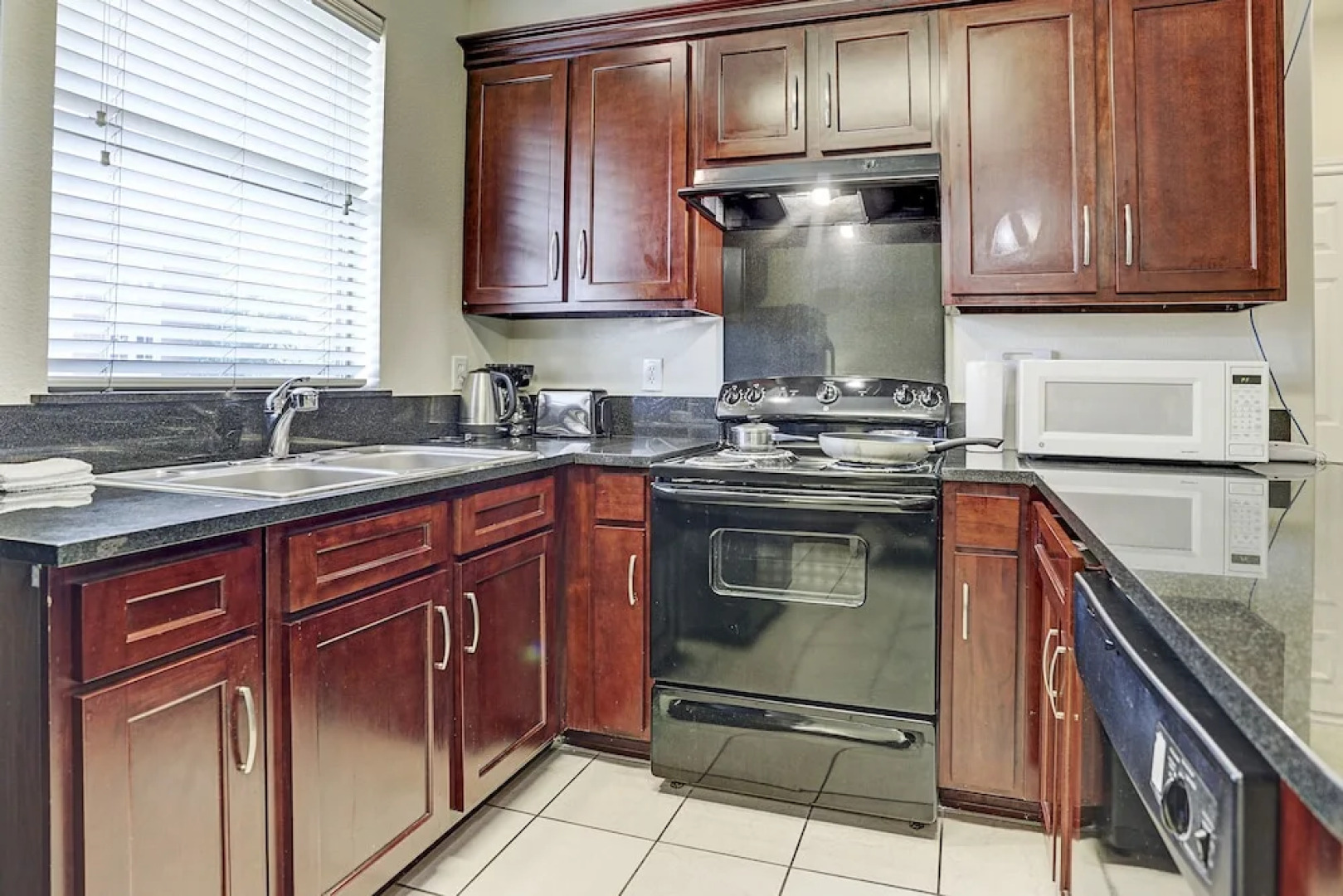 Villa Corporate 2 bedroom Suite Furnished Condo