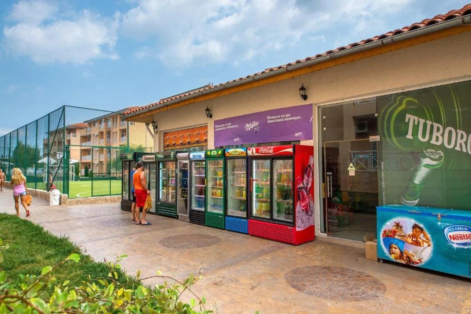 Studio in Sunny Day 6