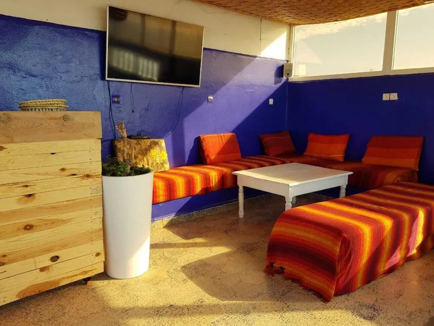BigBlue Hostel Surf & Coworking