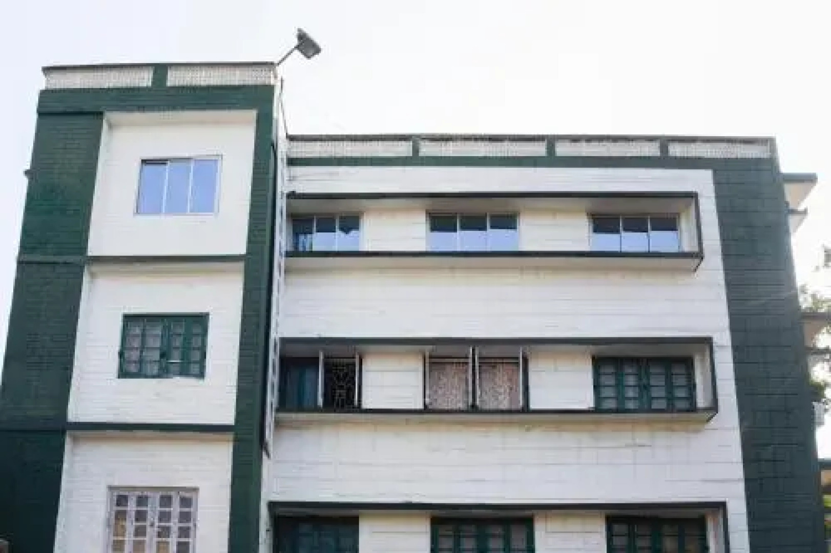 Uttaran Royal Guest House