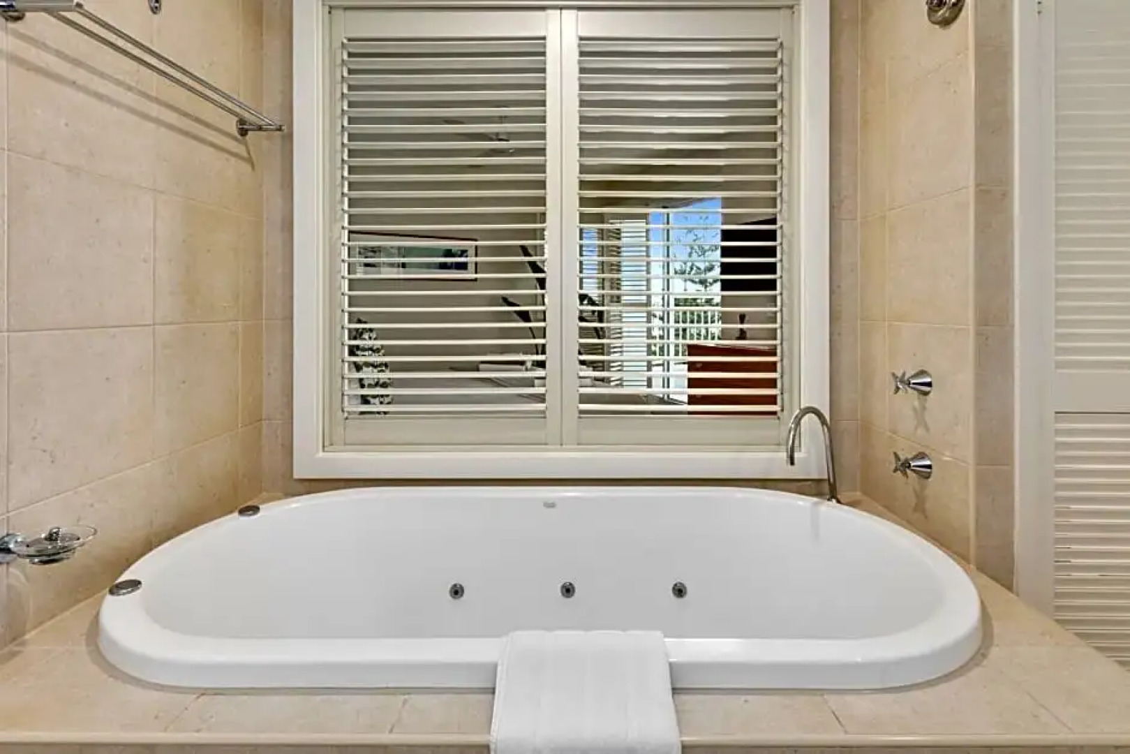 Salt - 2brm apartment with Spa bath and Ocean Views