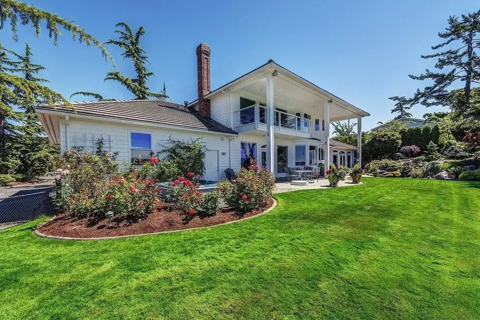 Sea Mist Waterfront Inn