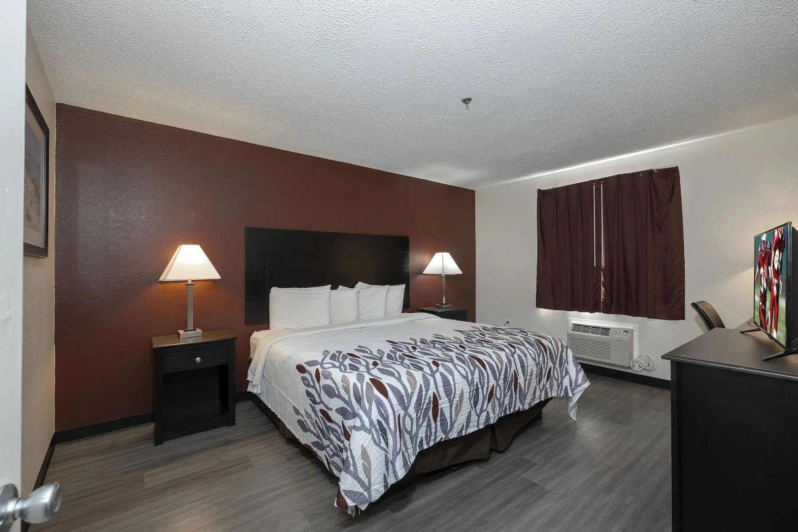 Red Roof Inn & Suites Pensacola - NAS Corry