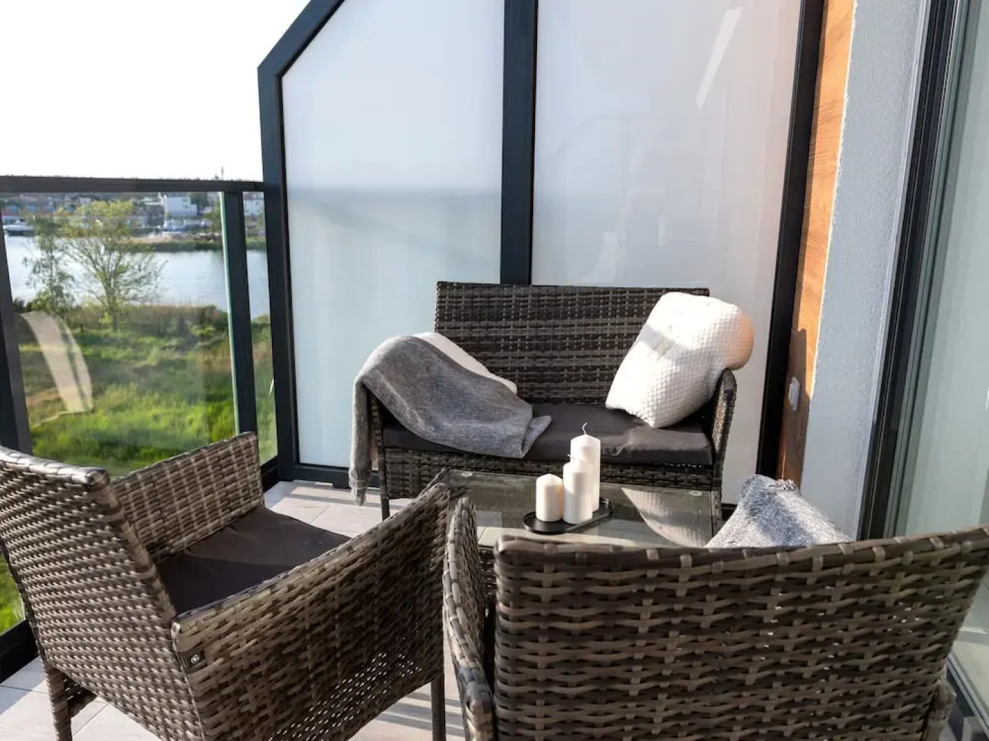 Apartment by Dziwna River With Pool Access