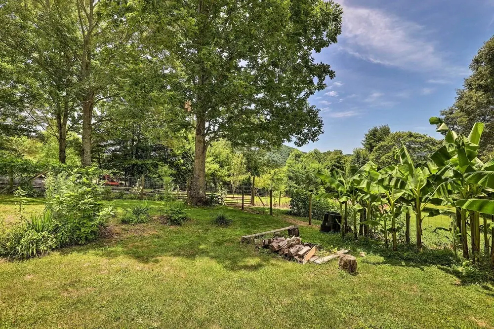 BBQ Deck + Views: 'sweet Suite' in Leicester