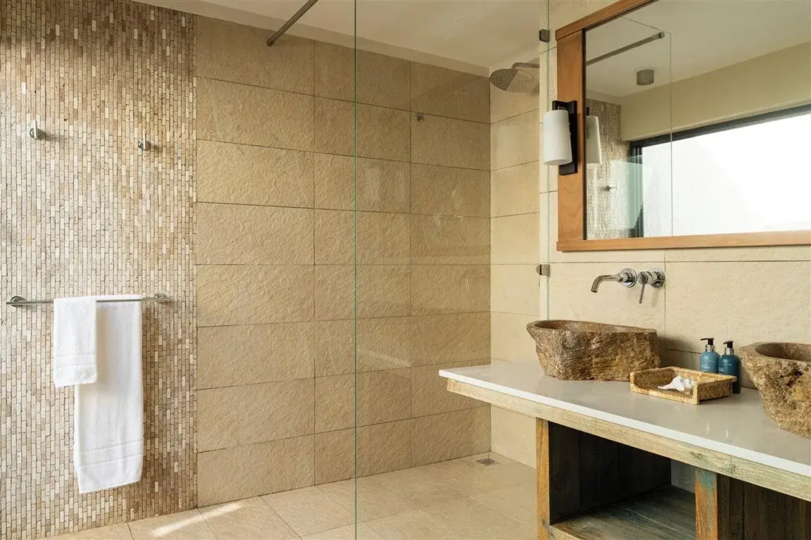 Constance Tekoma. Rodrigues