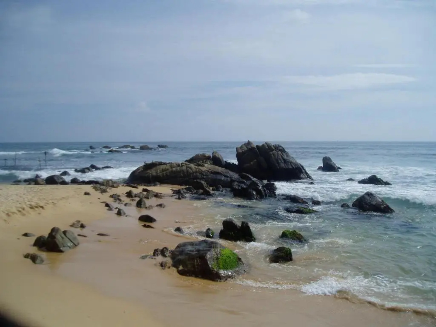 Sri Gemunu Beach Resort