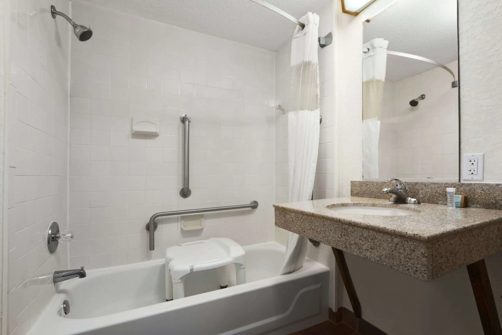 Travelodge by Wyndham Outer Banks/Kill Devil Hills