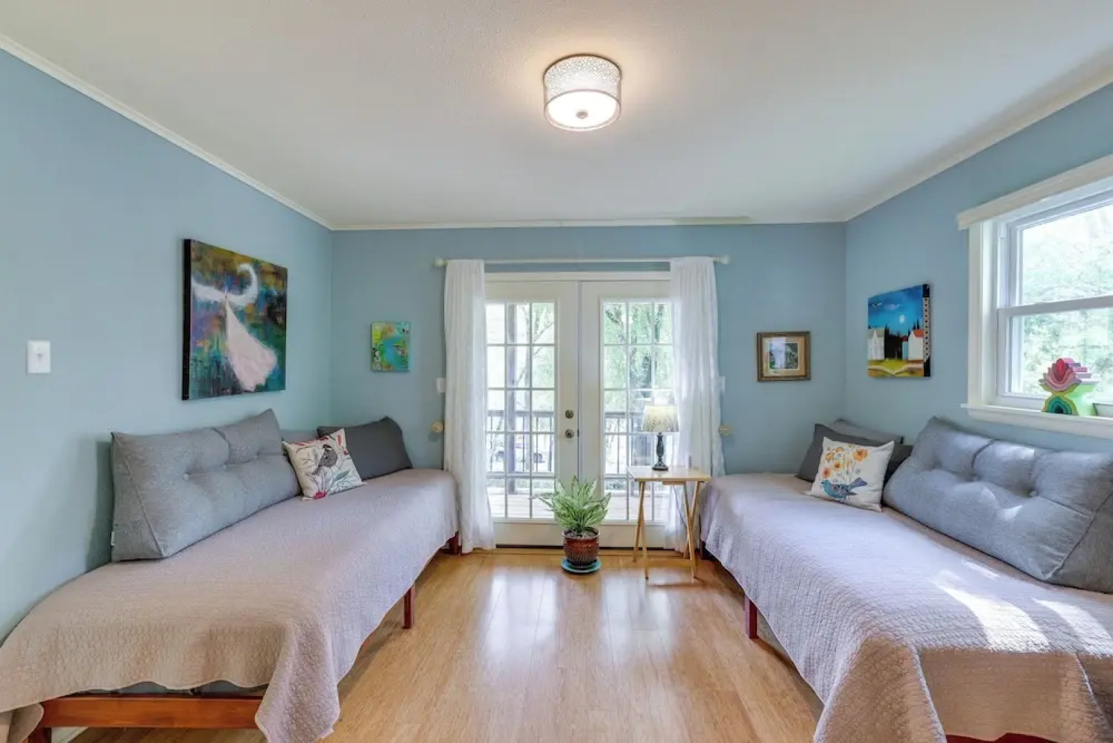 Lakefront Cottage by Little Golden Gate Bridge