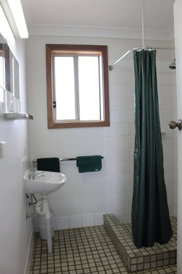 Hanson Bay Wildlife Sanctuary and Cabins