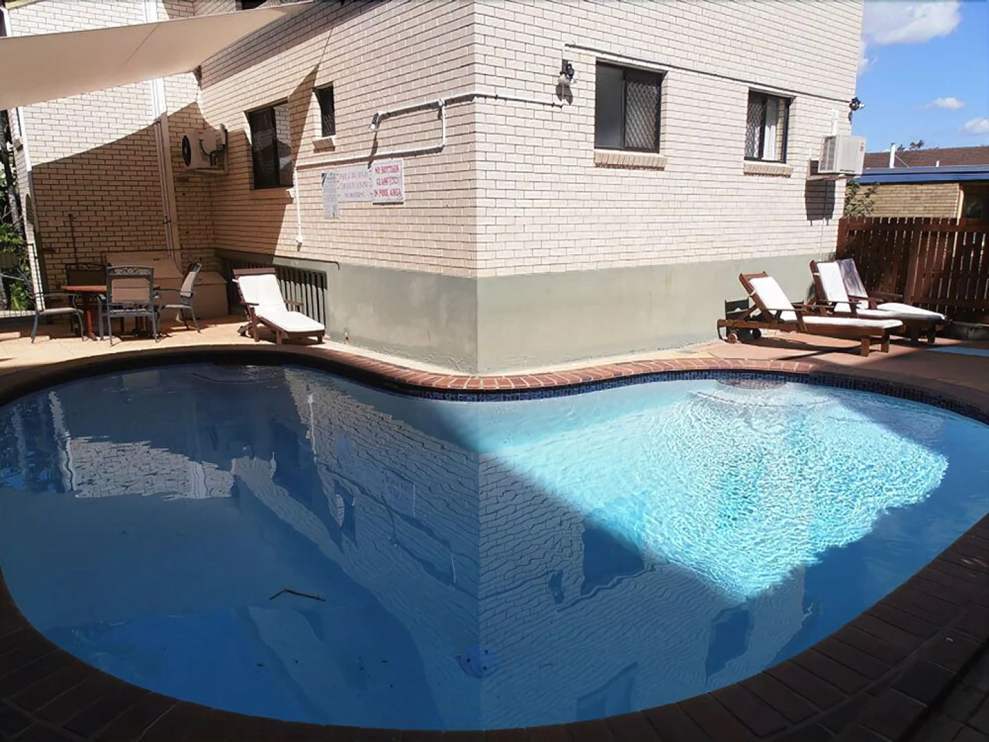 Beachside Court Holiday Apartments